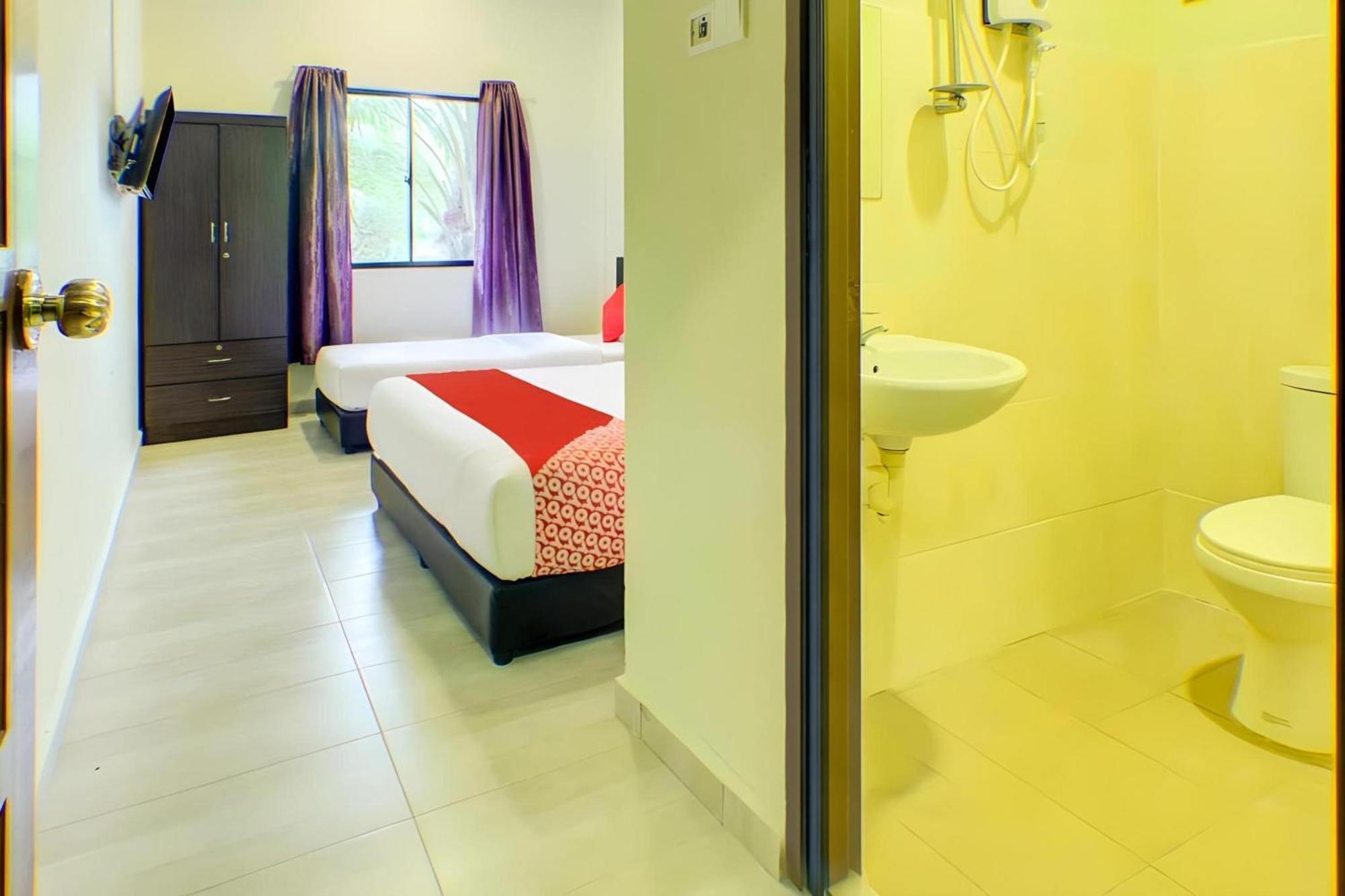 Super Oyo 89896 Sedili Inn Resort Kota Tinggi Bagian luar foto