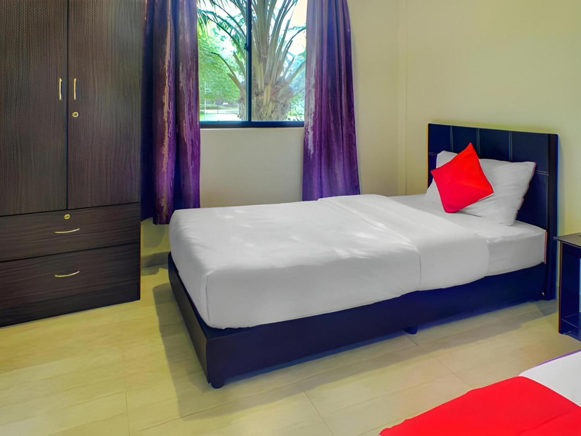Super Oyo 89896 Sedili Inn Resort Kota Tinggi Bagian luar foto