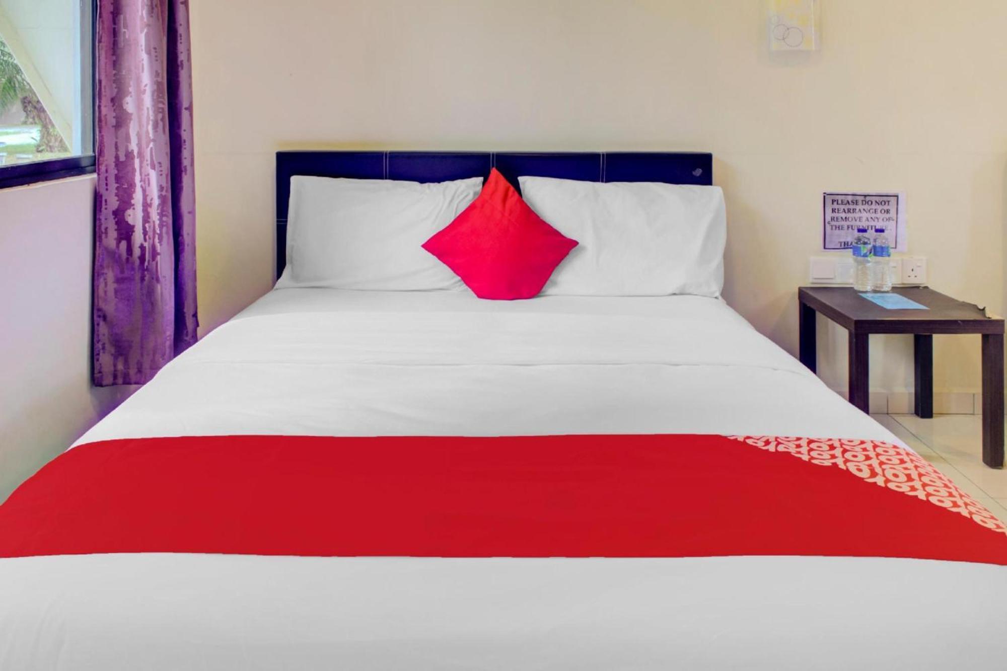 Super Oyo 89896 Sedili Inn Resort Kota Tinggi Bagian luar foto