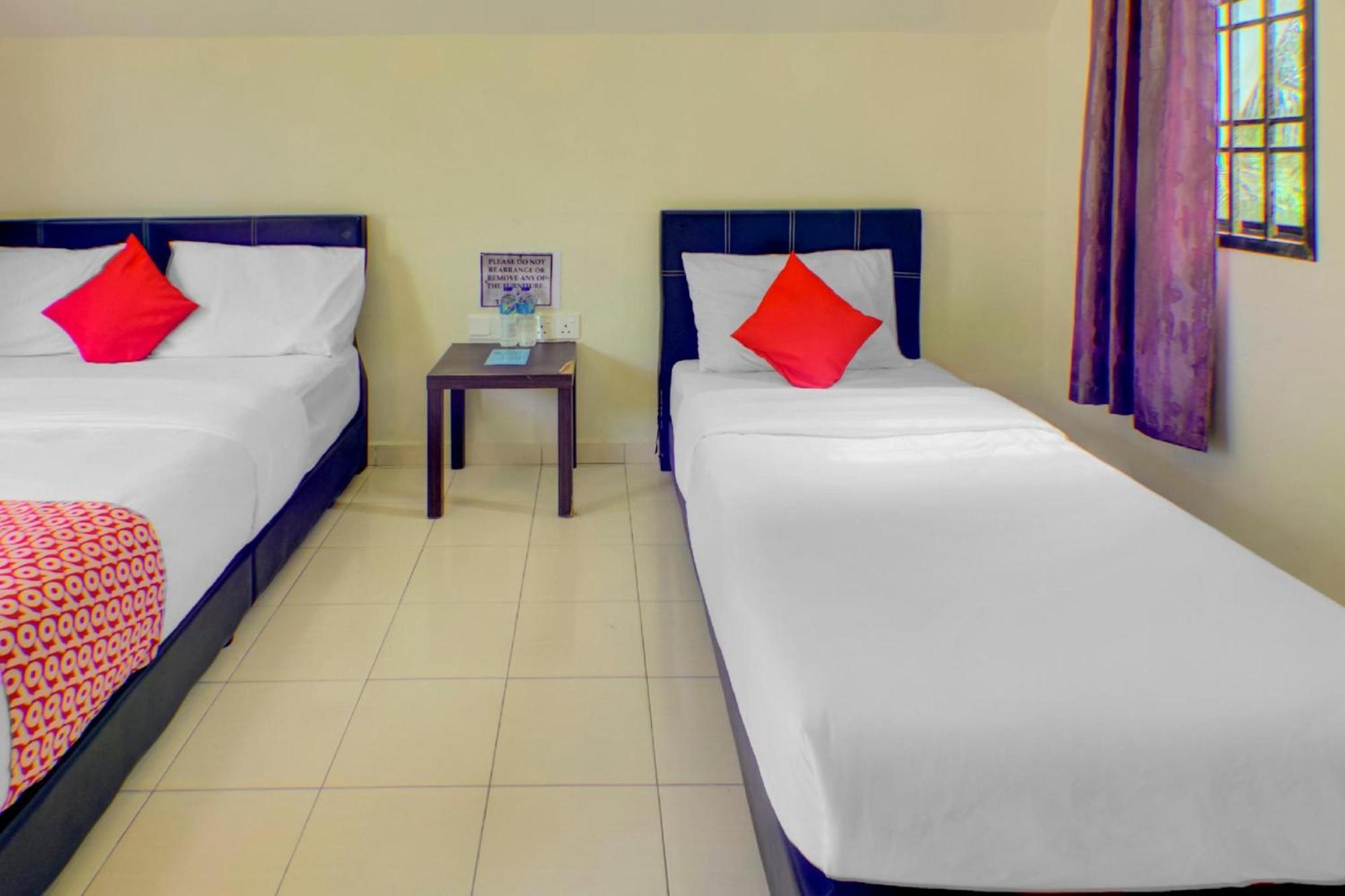 Super Oyo 89896 Sedili Inn Resort Kota Tinggi Bagian luar foto