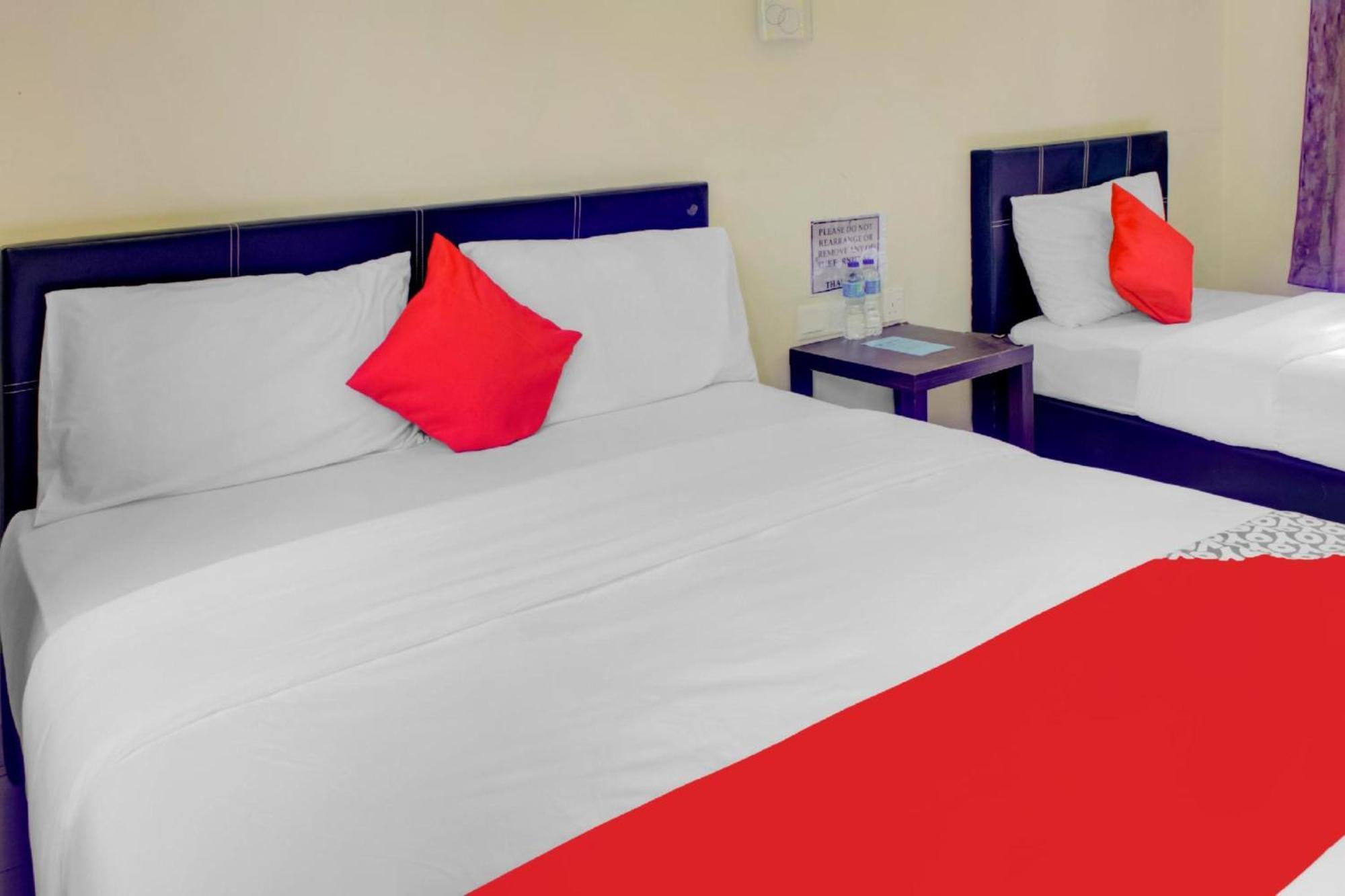 Super Oyo 89896 Sedili Inn Resort Kota Tinggi Bagian luar foto