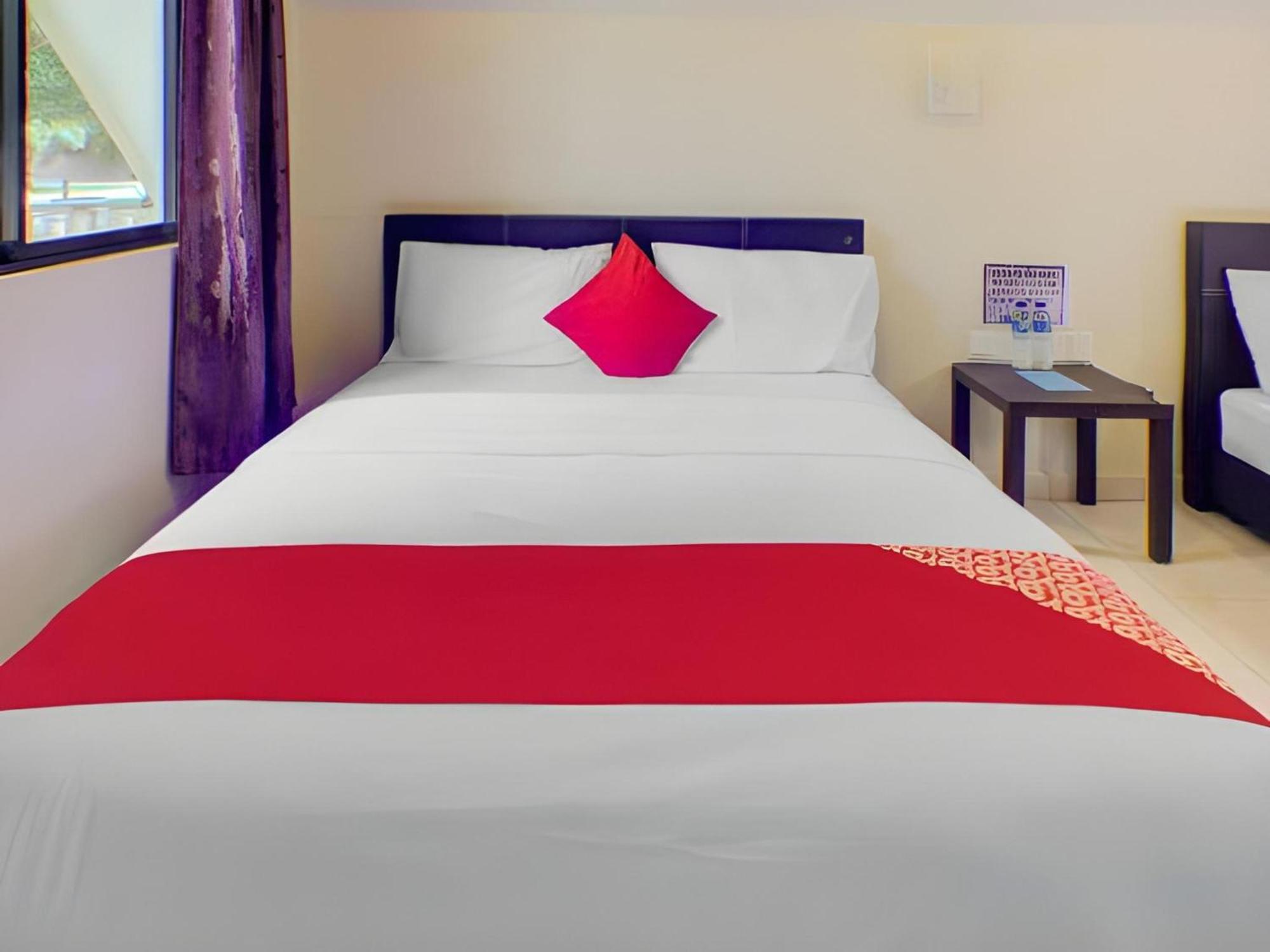 Super Oyo 89896 Sedili Inn Resort Kota Tinggi Bagian luar foto