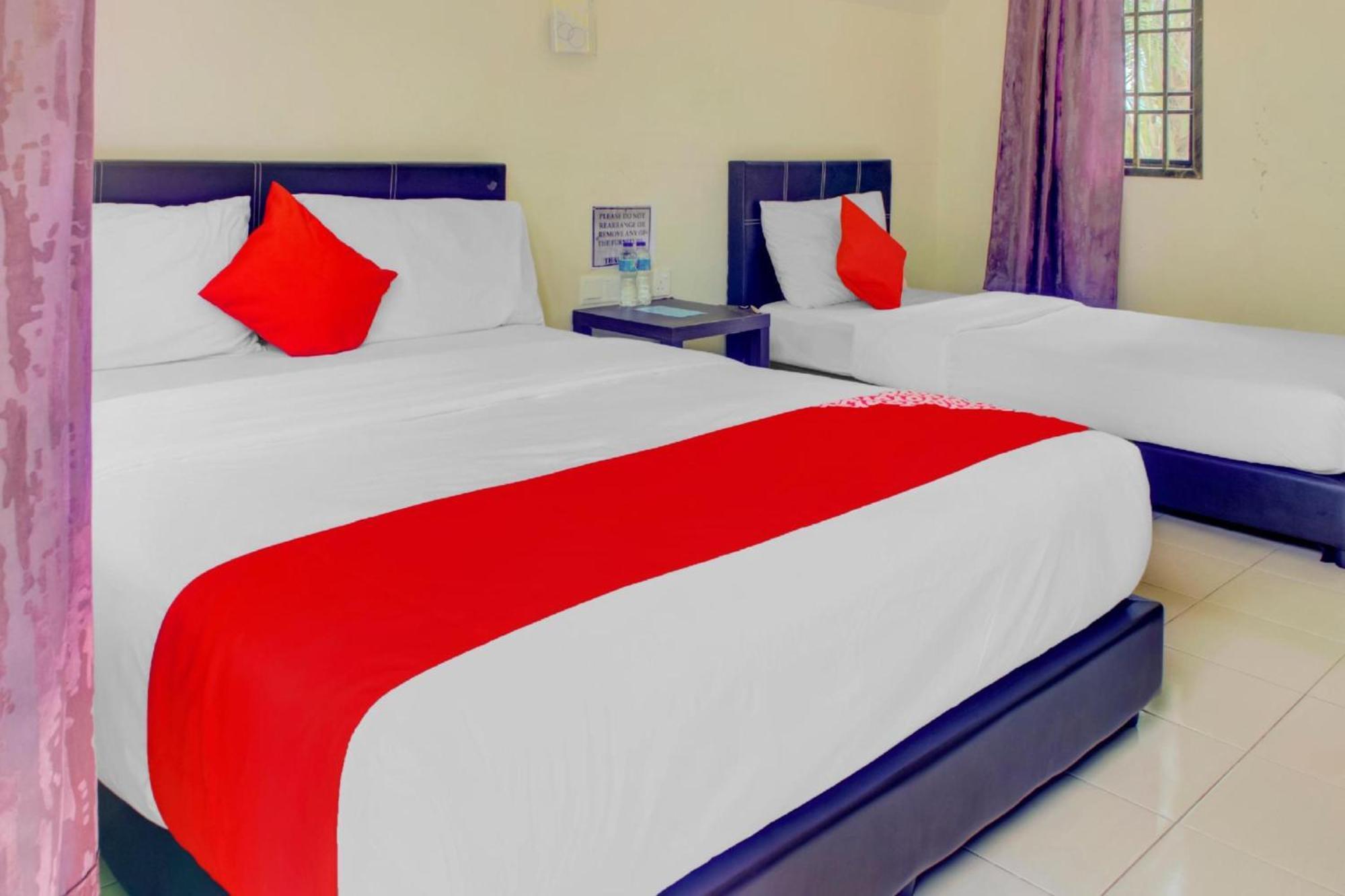 Super Oyo 89896 Sedili Inn Resort Kota Tinggi Bagian luar foto