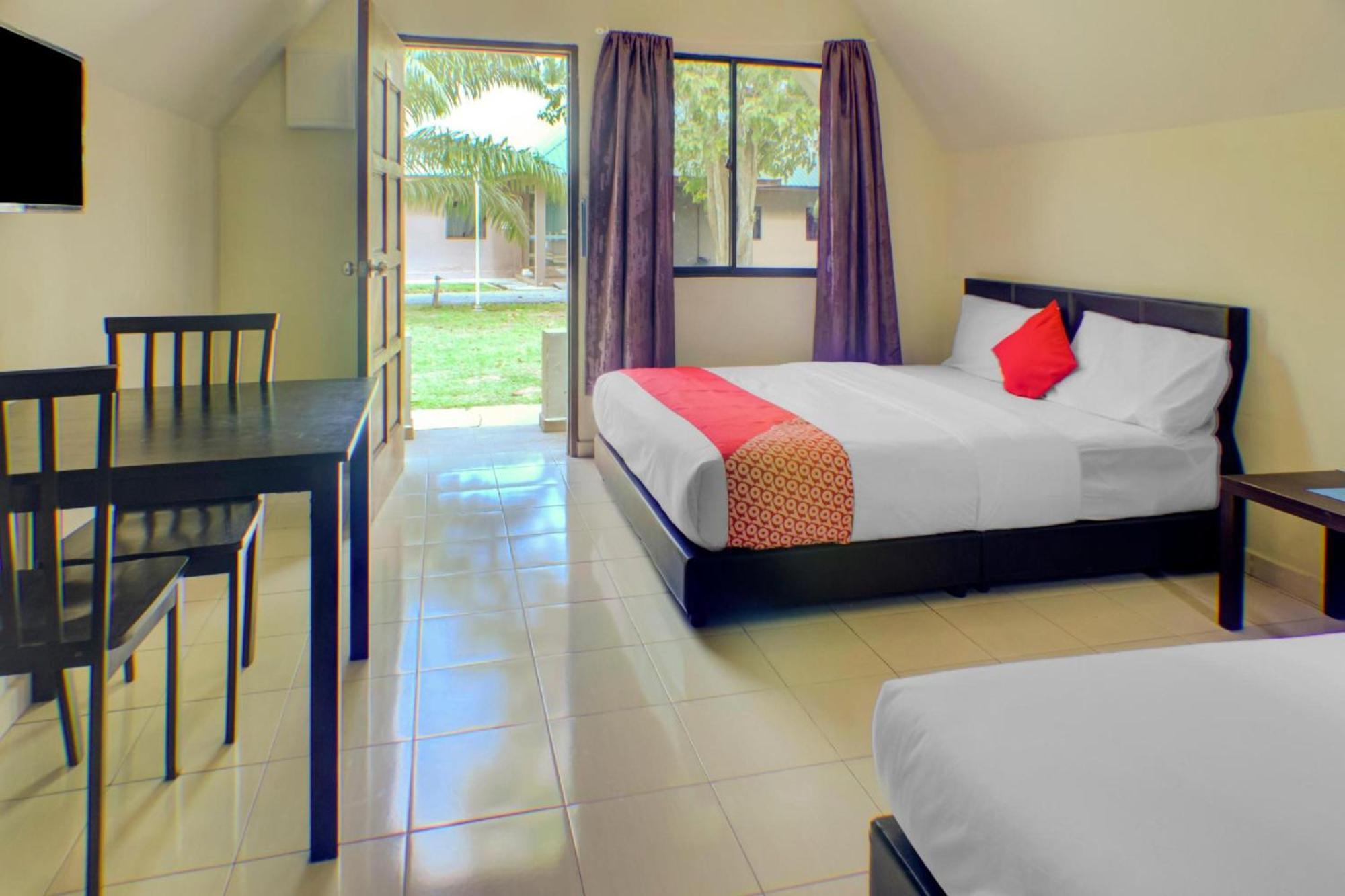 Super Oyo 89896 Sedili Inn Resort Kota Tinggi Bagian luar foto