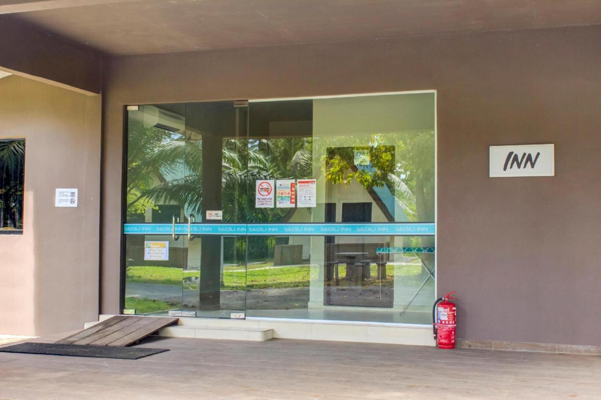 Super Oyo 89896 Sedili Inn Resort Kota Tinggi Bagian luar foto